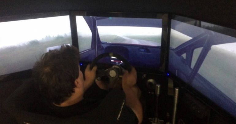 بالفيديو: عندما يلعب سائق الرالي ألعاب الدريفت الرقمية